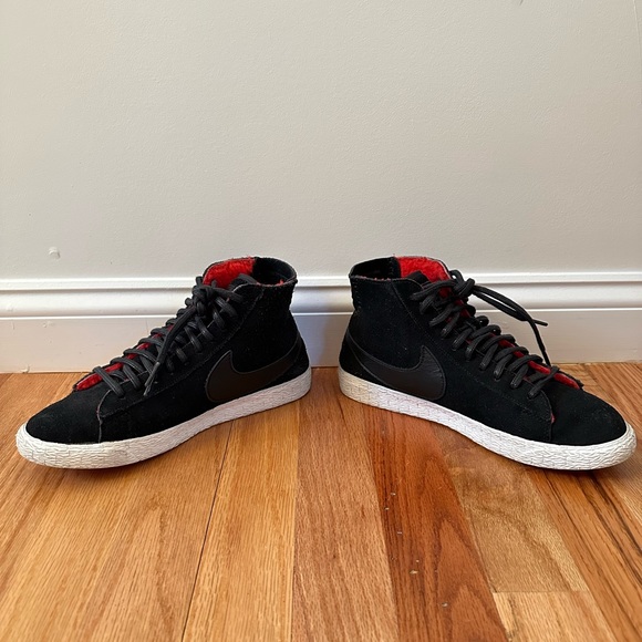 Nike Shearling Lined High Top Suede Sneakers - Picture 8 of 11